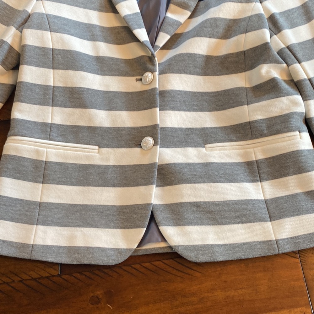 Super cute blazer from gap - Picture 2 of 12